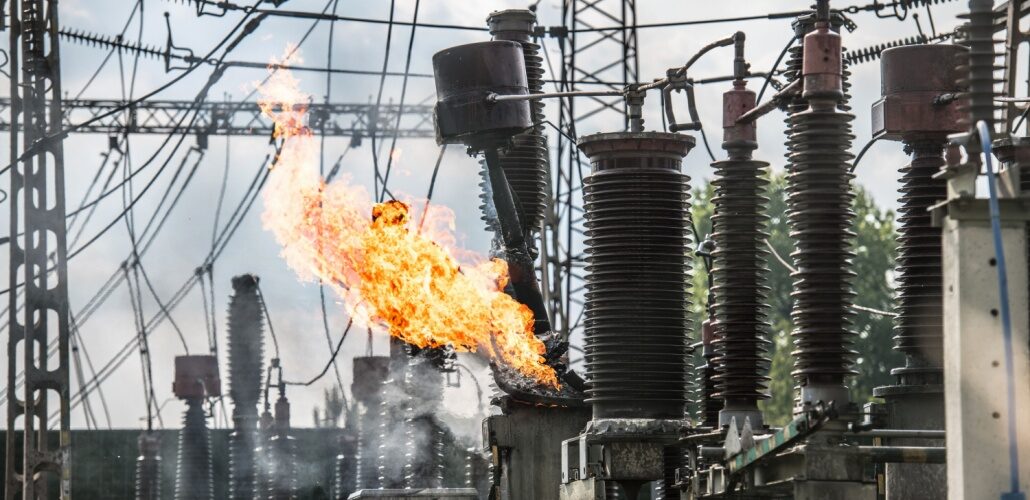 Burning transformer leaves 3,000 without electricity on Staten Island transformer in fire_Shutterstock_2334193383