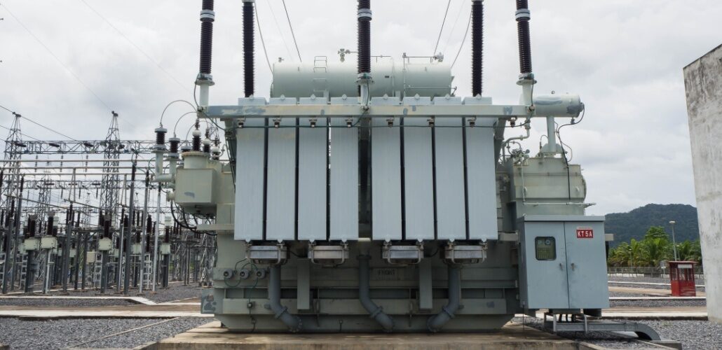 日本和瑞典向乌克兰交付关键变压器 transformer_Shutterstock_1125641699