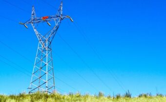 transmission line_Shutterstock_169192385