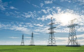 transmission line_Shutterstock_1821353621