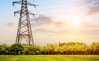 transmission line_Shutterstock_202770262