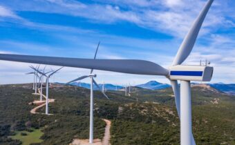 wind turbine_shutterstock_1913277244